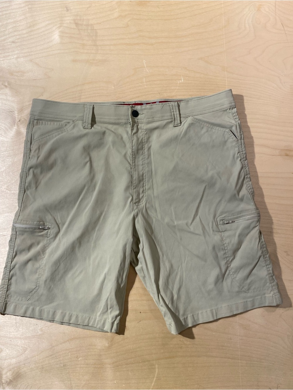 Wrangler Men's Casual Cargo Shorts in Light Khaki 40 (BD)